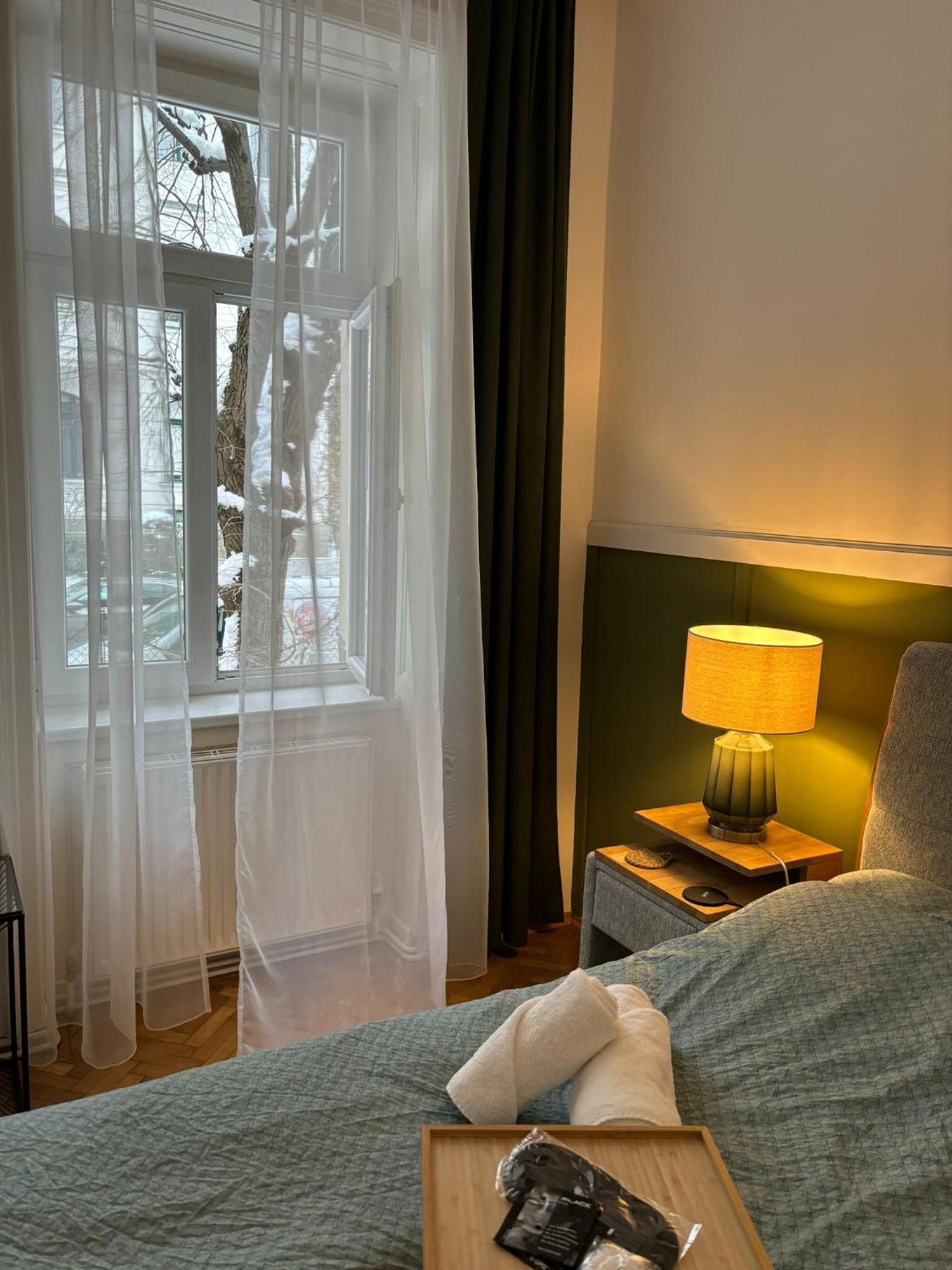 Apartment 5 Min Schoenbrunn Gloriette, Direct To City Center, Free Parking Vienna Exterior photo